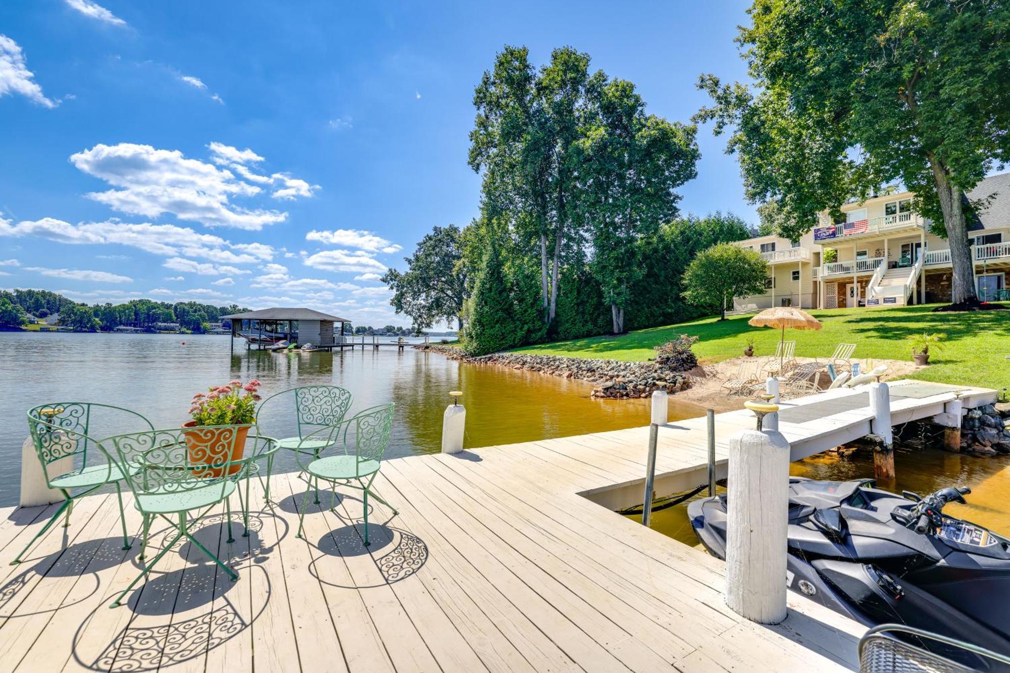 Smith Mountain Lake Retreat With Private Beach! Huddleston Buitenkant foto