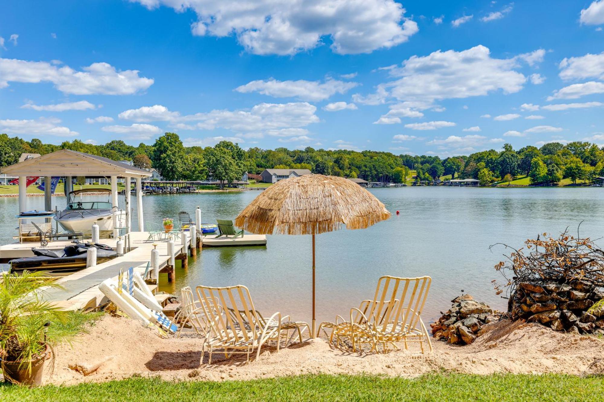 Smith Mountain Lake Retreat With Private Beach! Huddleston Buitenkant foto